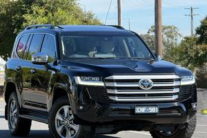 2023 Toyota Landcruiser Sahara FJA300R