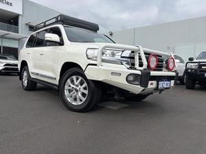 2017 Toyota Landcruiser Sahara VDJ200R