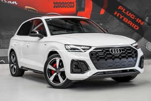 2023 Audi Q5 55 TFSI e S line FY