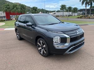 2025 Mitsubishi Outlander Exceed Tourer ZM