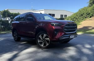 2025 Isuzu MU-X LS-T
