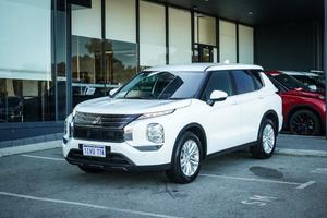 2025 Mitsubishi Outlander ES ZM