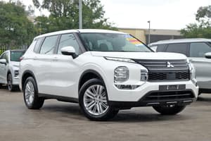 2024 Mitsubishi Outlander ES ZM