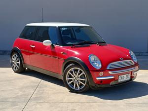 2004 MINI COOPER -