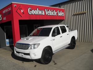2010 TOYOTA HILUX SR (4x4) -TURBO DIESEL