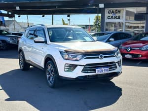 2022 KGM Korando ELX C300