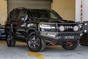 2023 Toyota Landcruiser GR Sport FJA300R
