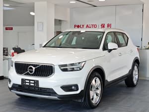 2022 VOLVO XC40 T4 MOMENTUM (FWD)