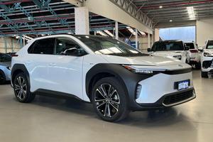 2025 Toyota bZ4X YEAM15R