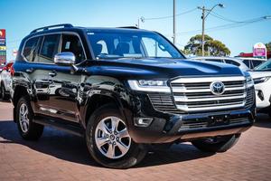 2025 Toyota Landcruiser Sahara FJA300R