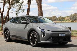 2025 Kia EV4 EV4 EARTH FWD LR EV4