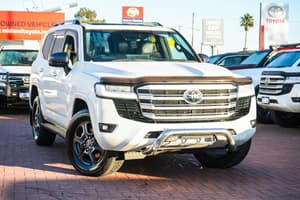 2022 Toyota Landcruiser Sahara FJA300R