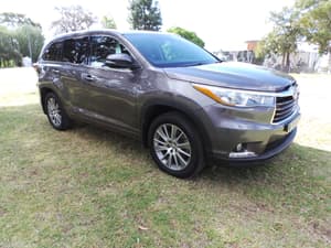 2015 TOYOTA KLUGER GRANDE (4x2)