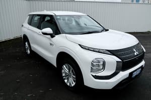 2024 Mitsubishi Outlander PHEV ES ZM