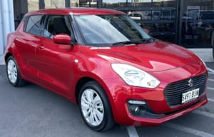 2017 Suzuki Swift GL Navigator Auto