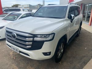 2022 TOYOTA LANDCRUISER LC300 SAHARA (4x4)