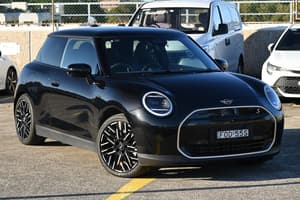 2025 MINI Cooper SE Favoured Auto