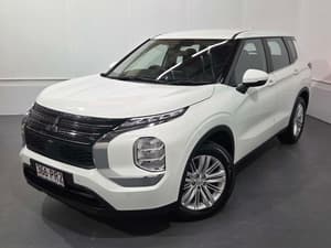 2023 Mitsubishi Outlander ES ZM