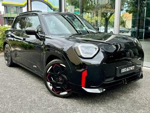 2025 MINI Aceman JCW E Favoured J05