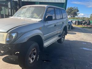 2000 TOYOTA LANDCRUISER PRADO RV6 (4x4)