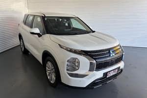 2024 Mitsubishi Outlander ES ZM