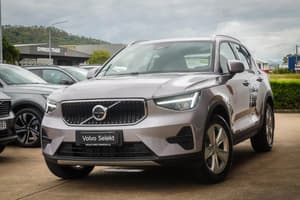 2025 Volvo XC40 Plus B4