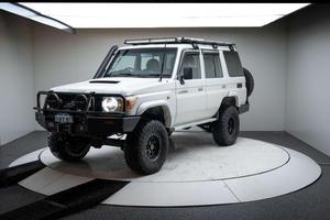 2013 Toyota Landcruiser GXL VDJ76R