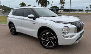 2025 Mitsubishi Outlander PHEV Exceed ZM