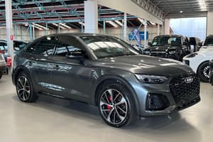 2024 Audi Q5 55 TFSI e S line FY
