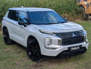 2023 Mitsubishi Outlander LS Black Edition ZM