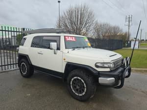2011 TOYOTA FJ CRUISER -