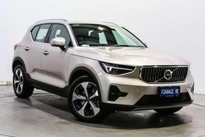 2022 Volvo XC40 Ultimate B4 Bright