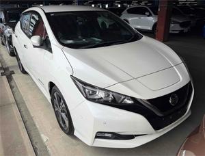 2018 Nissan LEAF CRUISE CONTROL, PARKING SENSORS ZE1