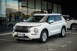2025 Mitsubishi Outlander LS ZM