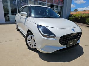 2025 Suzuki Swift Hybrid UZ