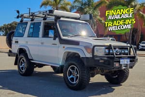 2010 Toyota Landcruiser GXL VDJ76R
