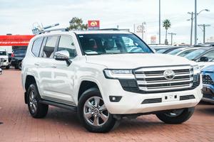 2025 Toyota Landcruiser Sahara FJA300R