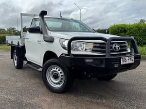 2017 Toyota Hilux SR Manual 4x4