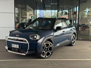 2025 MINI Aceman SE Favoured J05