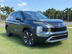 2025 Mitsubishi Outlander LS ZM