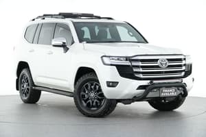 2025 Toyota Landcruiser Sahara FJA300R