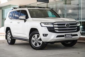 2025 Toyota Landcruiser Sahara FJA300R