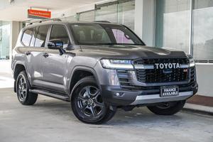 2025 Toyota Landcruiser GR Sport FJA300R