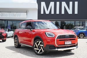 2024 MINI Countryman S Favoured U25