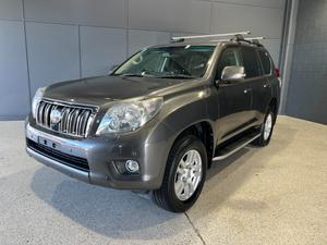 2010 TOYOTA LANDCRUISER PRADO KAKADU (4x4) AUTO