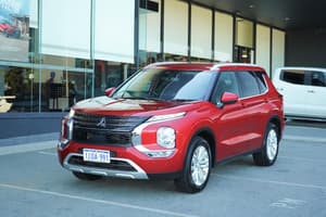 2024 Mitsubishi Outlander LS ZM