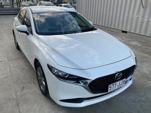 2021 Mazda3 G20 PURE  Manual sedan white $19999