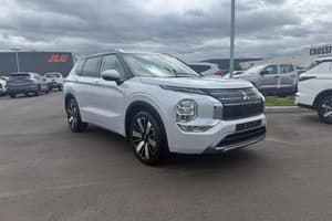 2025 Mitsubishi Outlander Exceed Tourer ZM