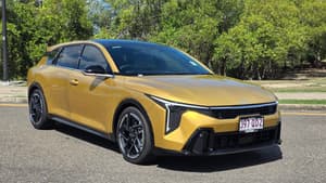 2025 Kia K4 GT-Line CL4m