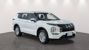 2023 Mitsubishi Outlander ES ZM